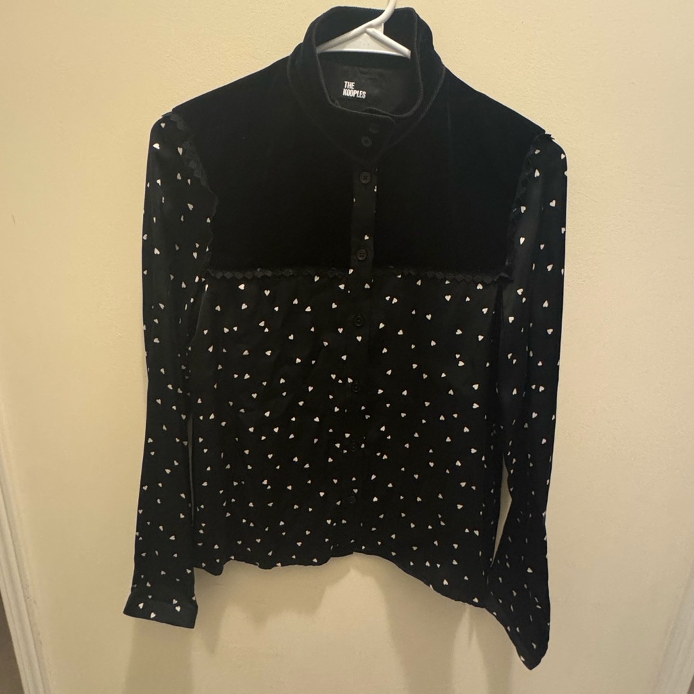 BNWT THE KOOPLES Black and White Blouse with Heart Design and “Velvet” Collar